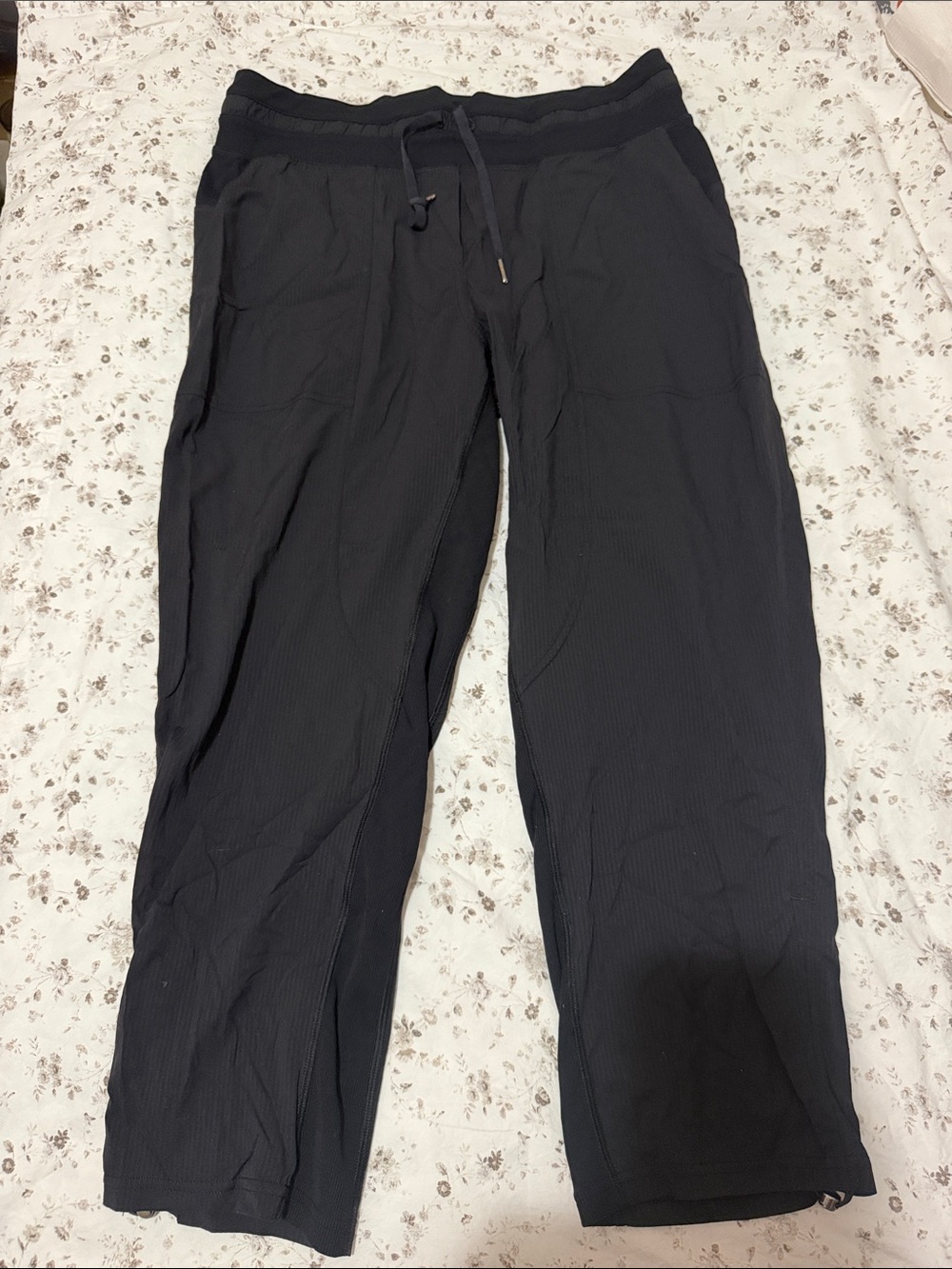 lululemon athletica Men's Black Relaxed Drawstring Joggers